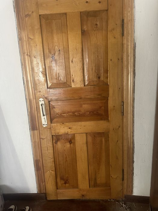 Ағаш есік терезелер