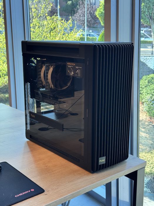 Мощен PC - работна станция - Ryzen 9 9950X / RTX 5070 Ti / 64GB / 6TB