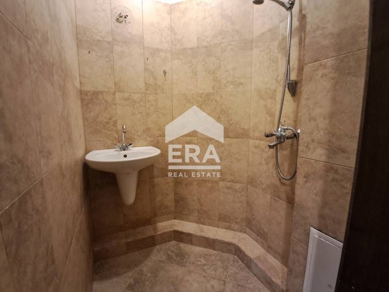 Продава се Двустаен апартамент в Варна, Център - 62 кв.м за 3049 €/кв.м - Снимка #11