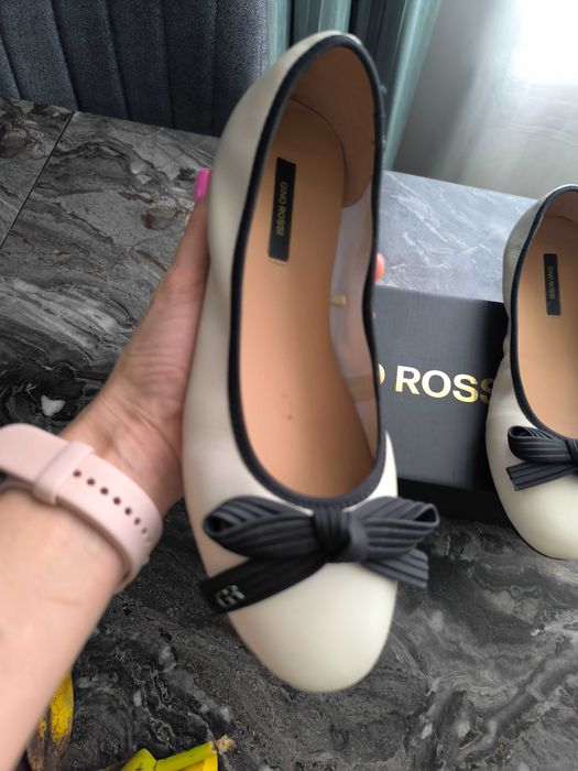 Обувки балеринки Gino Rossi