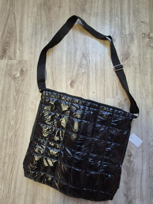 Чисто нова дамска чанта