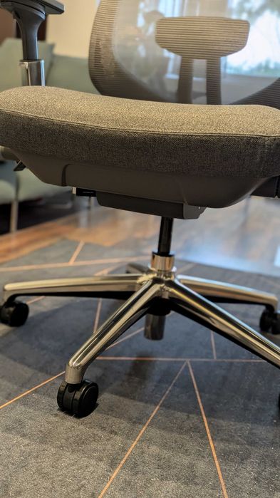 Scaun ergonomic Colamy Atlas gri inchis, Nou la cutie