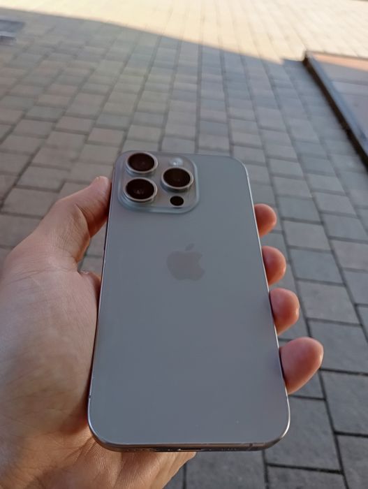 Айфон 15про в хорошем состоянии