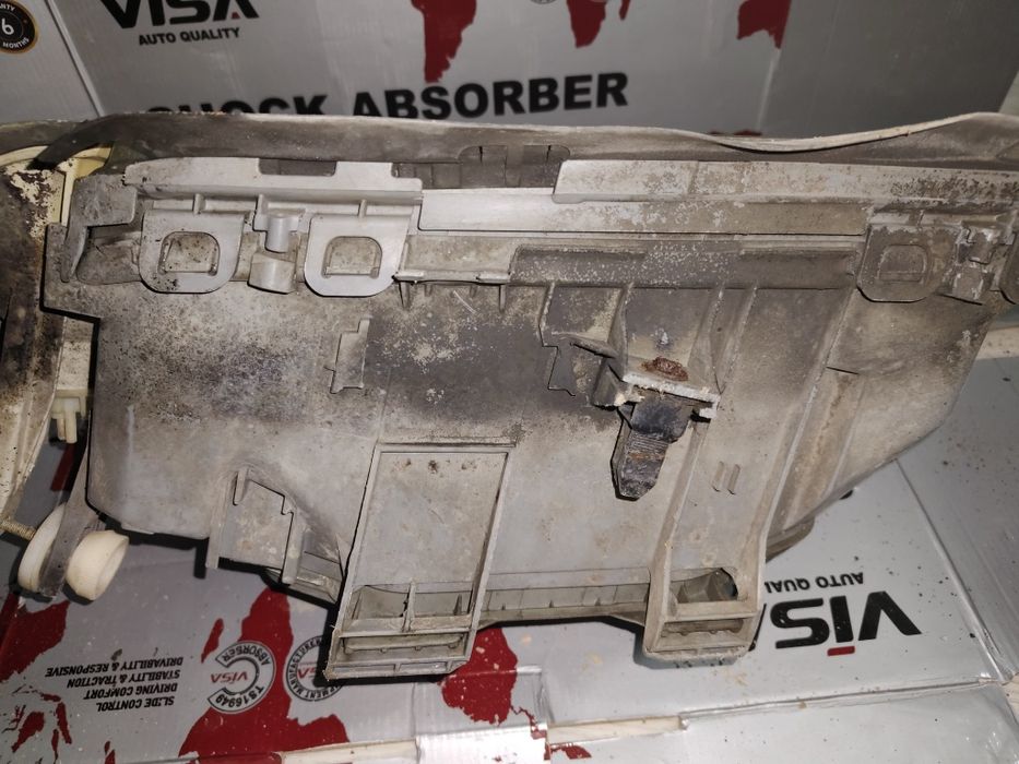 Оригинальные фары от Мерседеса W201.