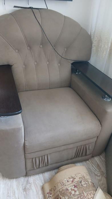 Продам диван угловой с креслом