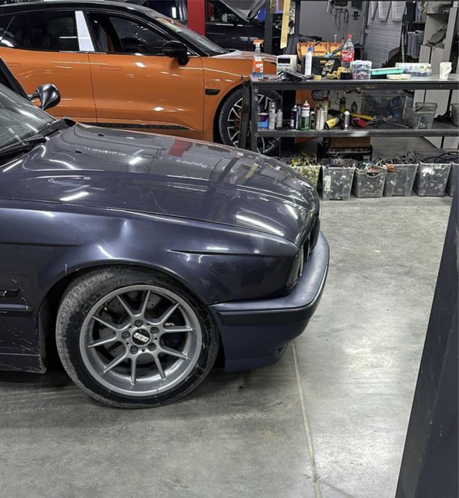 Передний бампер на bmw e34