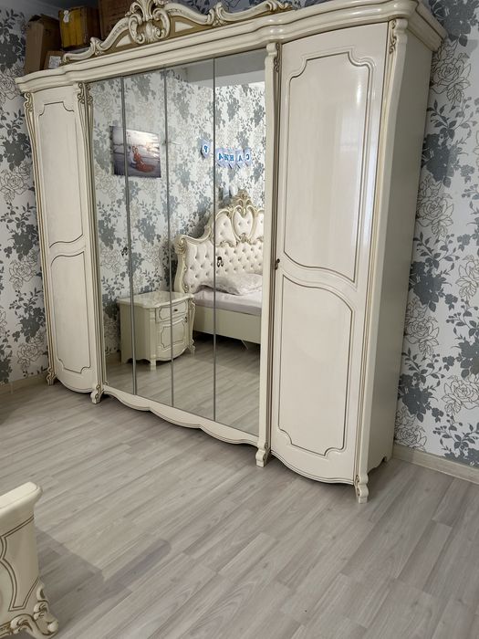 Спальный гарнитур