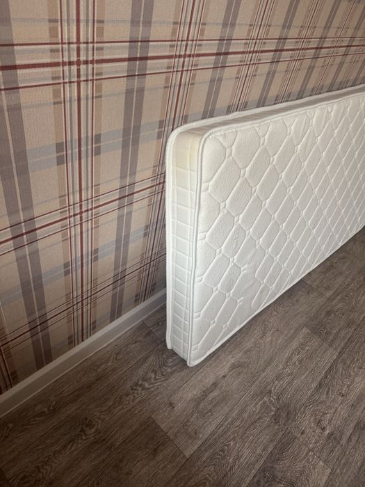 Продам 2 новых матраса