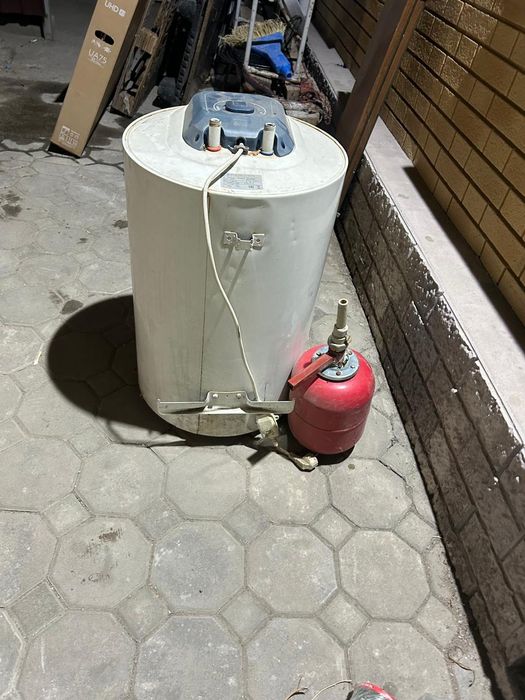 Бойлер фирмы аристон б/у