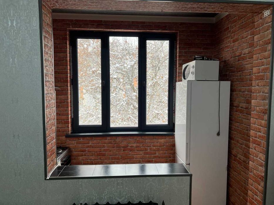 СРОЧНО !! Продается квартира в Яшнабаде 1/4/4 ( 33 кв/м ) Авиасозлар 4