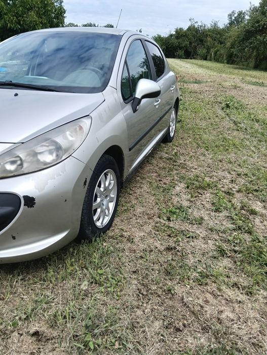 Vând Peugeot 207 1.4hdi