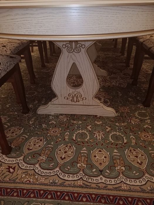 Стол со стульями, для гостиной или кухни