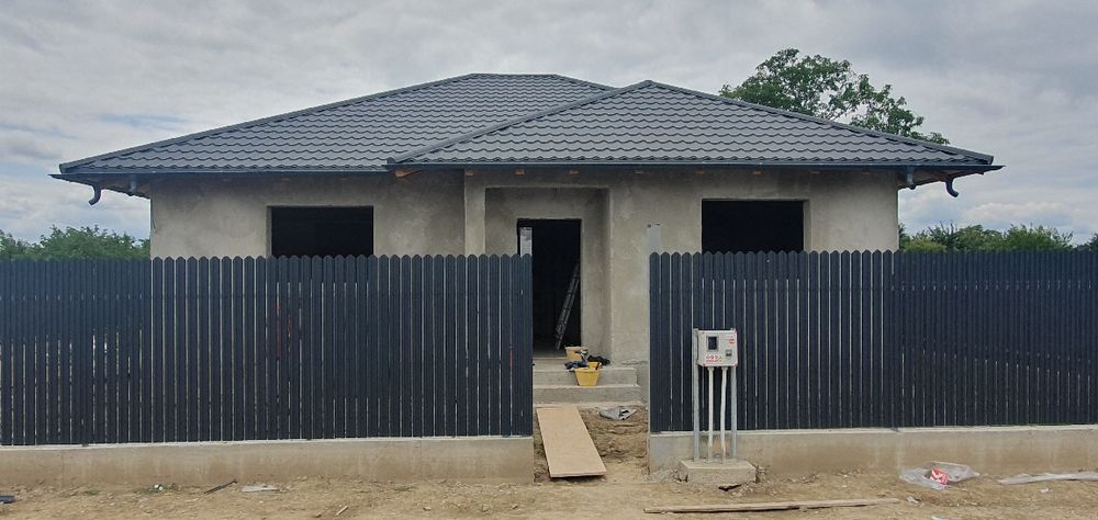 Casa nouă de vanzare!