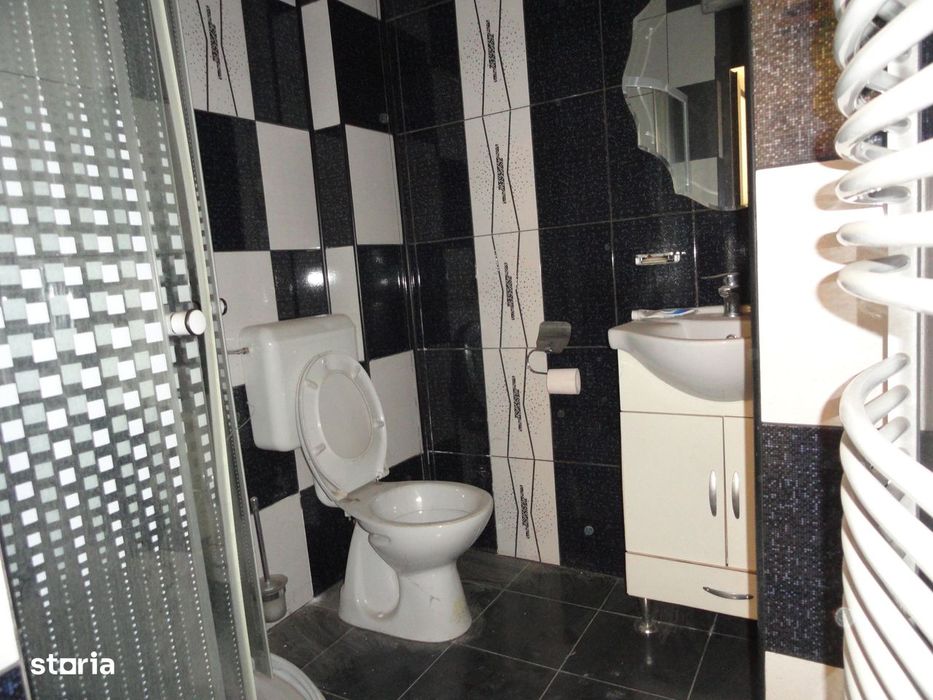 Spatiu comercial 79 mp acces stradal zona centrala langa Hotel Anirok