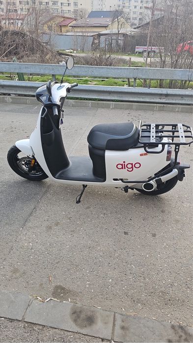 Închiriez scutere electrice 125cc