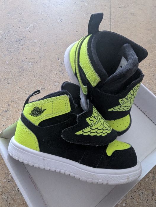 Incaltaminte bebe Nike Jordan Marime 22