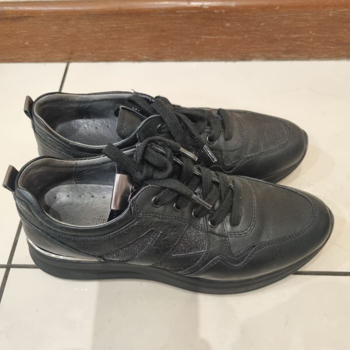 Кроссовки кожаные