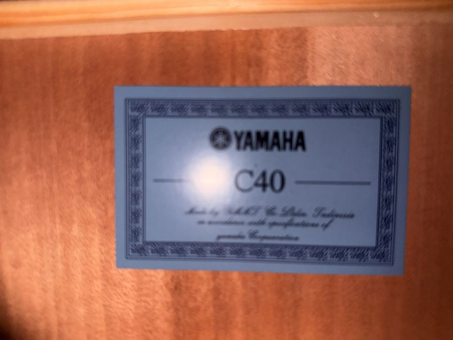 Классическая гитара от yamaha