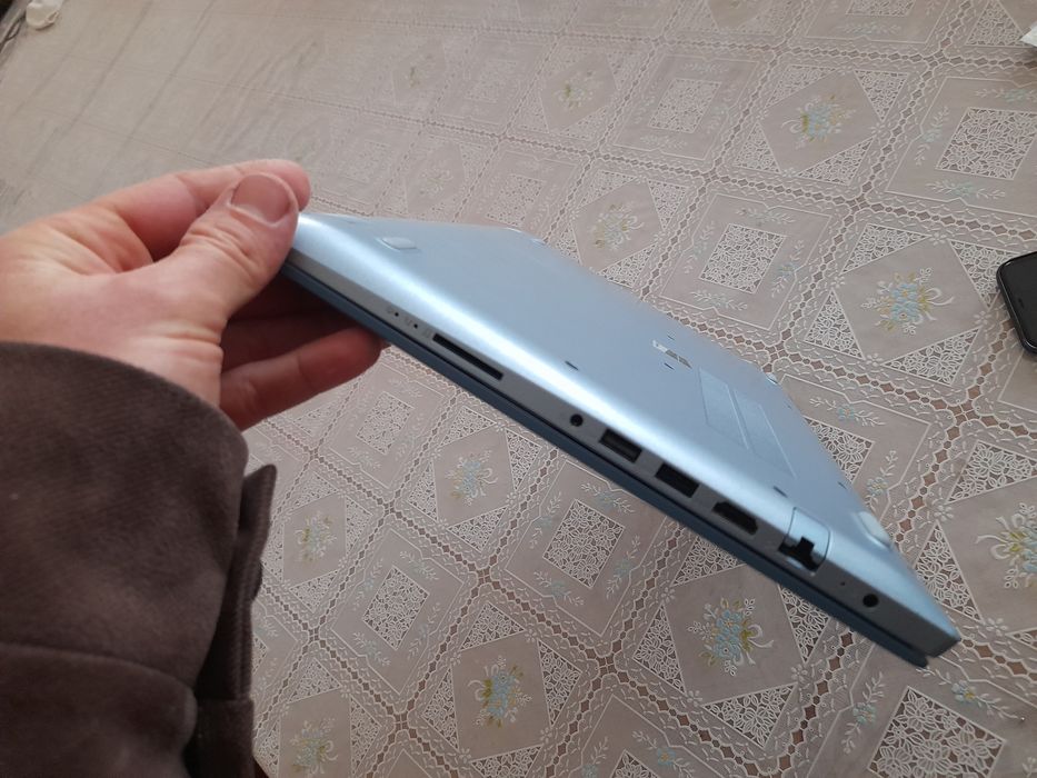 Noutbuk lenova 1 tb