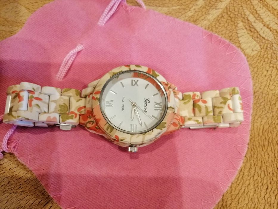 Дамски  часовник