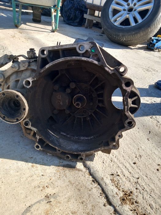 Cutie de viteze manuala 5 trepte VOLKSWAGEN GOLF IVAXP, BCA 02K301211A