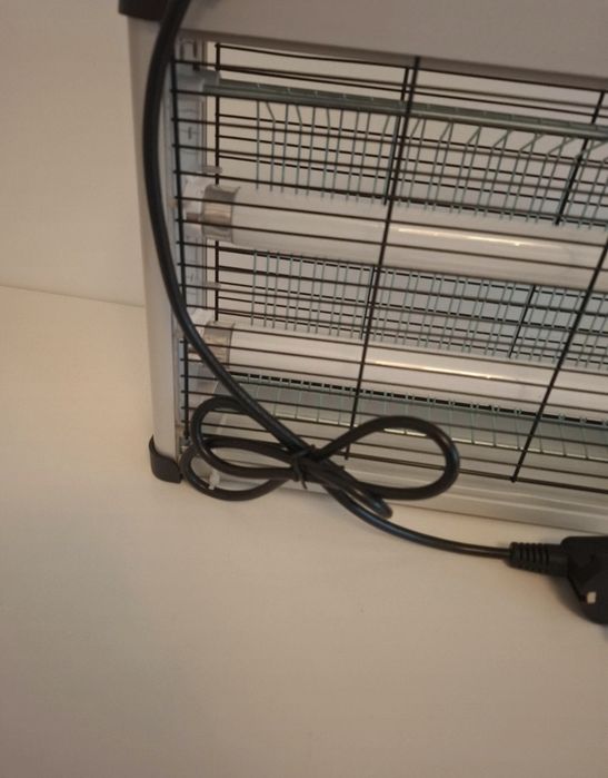 Lampa împotriva insectelor