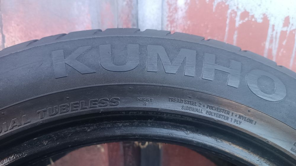 215/55/17 Kumho .