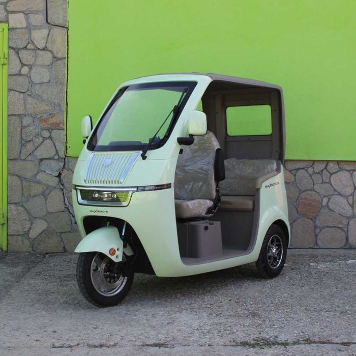 Триместна електрическа триколка Max Motors LUXURY BUS Green