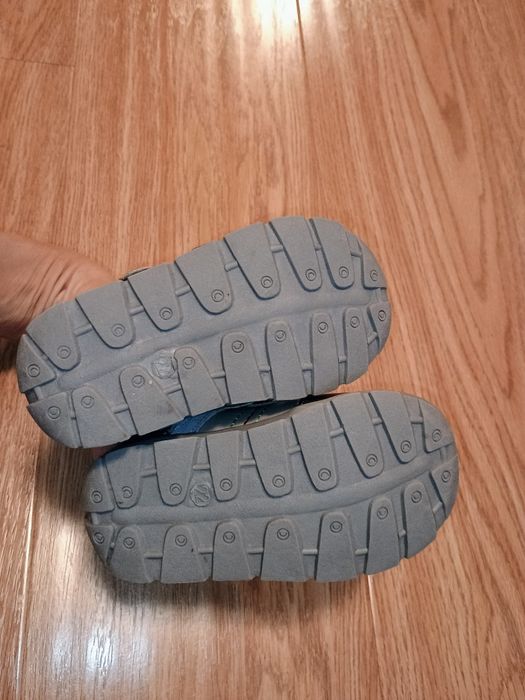 Чисто нови есенни детски обувки N22