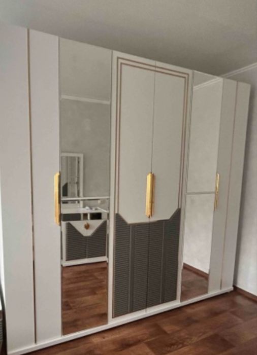 Продам спальный гарнитур комплект