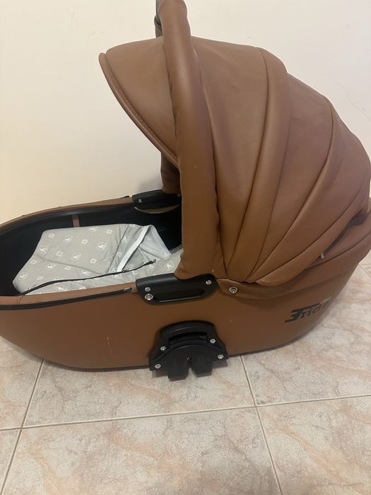 Кош за бебешка количка