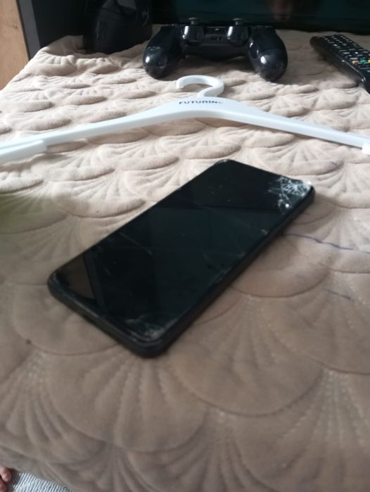 Redmi note 12 Защитный стекло сломаный