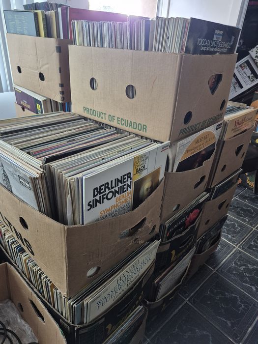 Vând 200lp Discuri Vinil muzica clasica mixta  Compozitori celebrii pentru  pick Up RTM 33.