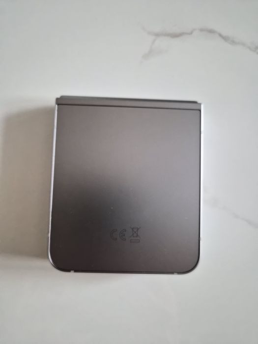 Samsung Z Flip 6 512 GB 12 GB