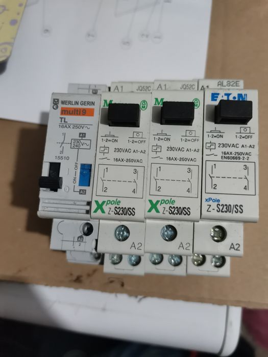 Teleruptoare noi, 4 bucăți.