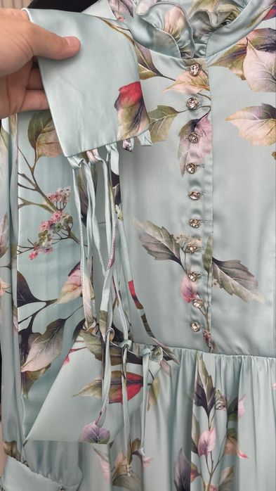 Продаю бешпент и платья