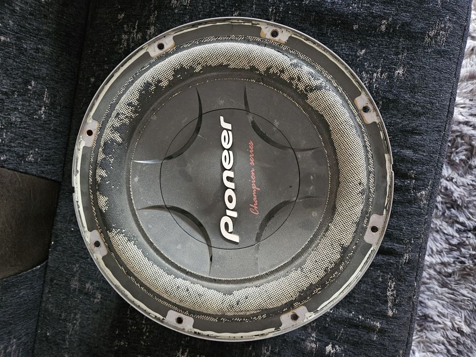 Vând subwoofer auto