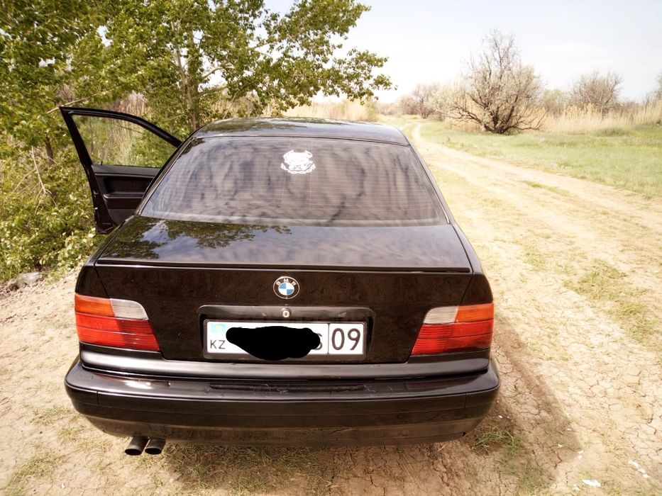 BMW-325, кузов е36, механика, 2.5