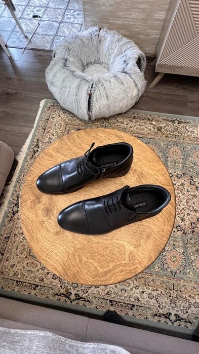 Продам мужские ботинки