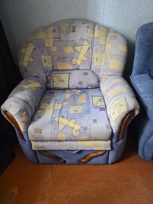 Продам диван и кресло