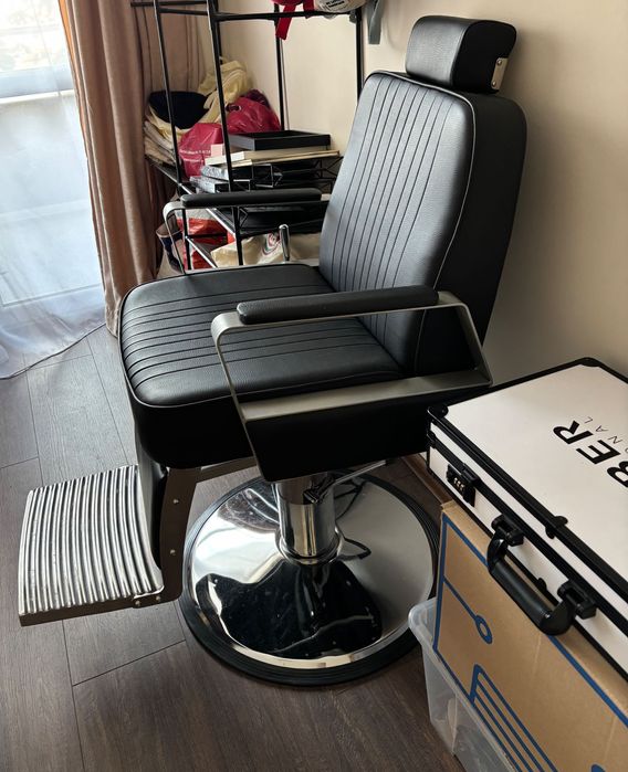 Бръснарски стол НОВ