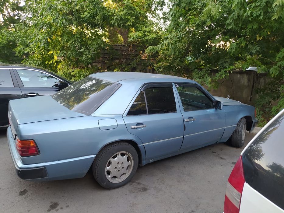 Продам машину мерседес