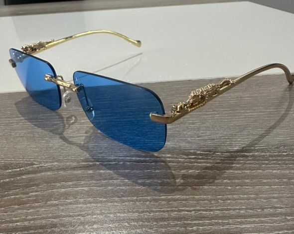 Очила Cartier различни цветове.