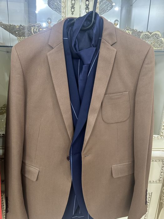 Продам костюм тройка