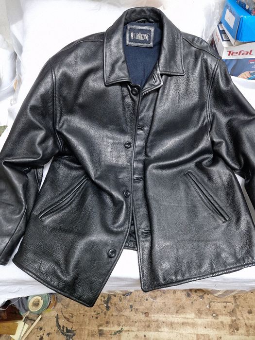 Geaca de piele naturală