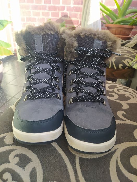 Зимни дамски обувки за преходи