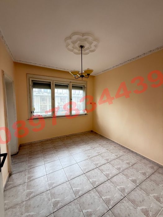 Продава се Четиристаен апартамент в Бургас, Център - 133 кв.м за 1228 €/кв.м - Снимка #5