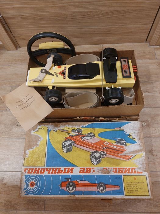 Стара радиоуправляема количка СССР, 1990 / Гоночный автомобиль "Спорт"
