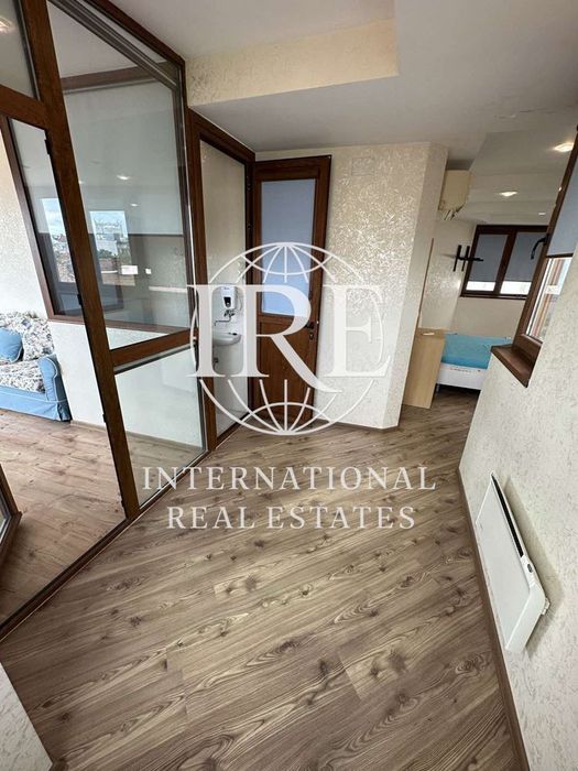 Продава се Четиристаен апартамент в Варна, Център - 188 кв.м за 1112 €/кв.м - Снимка #12