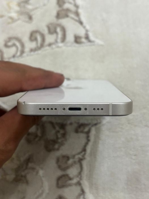 Продам Айфон 14 128